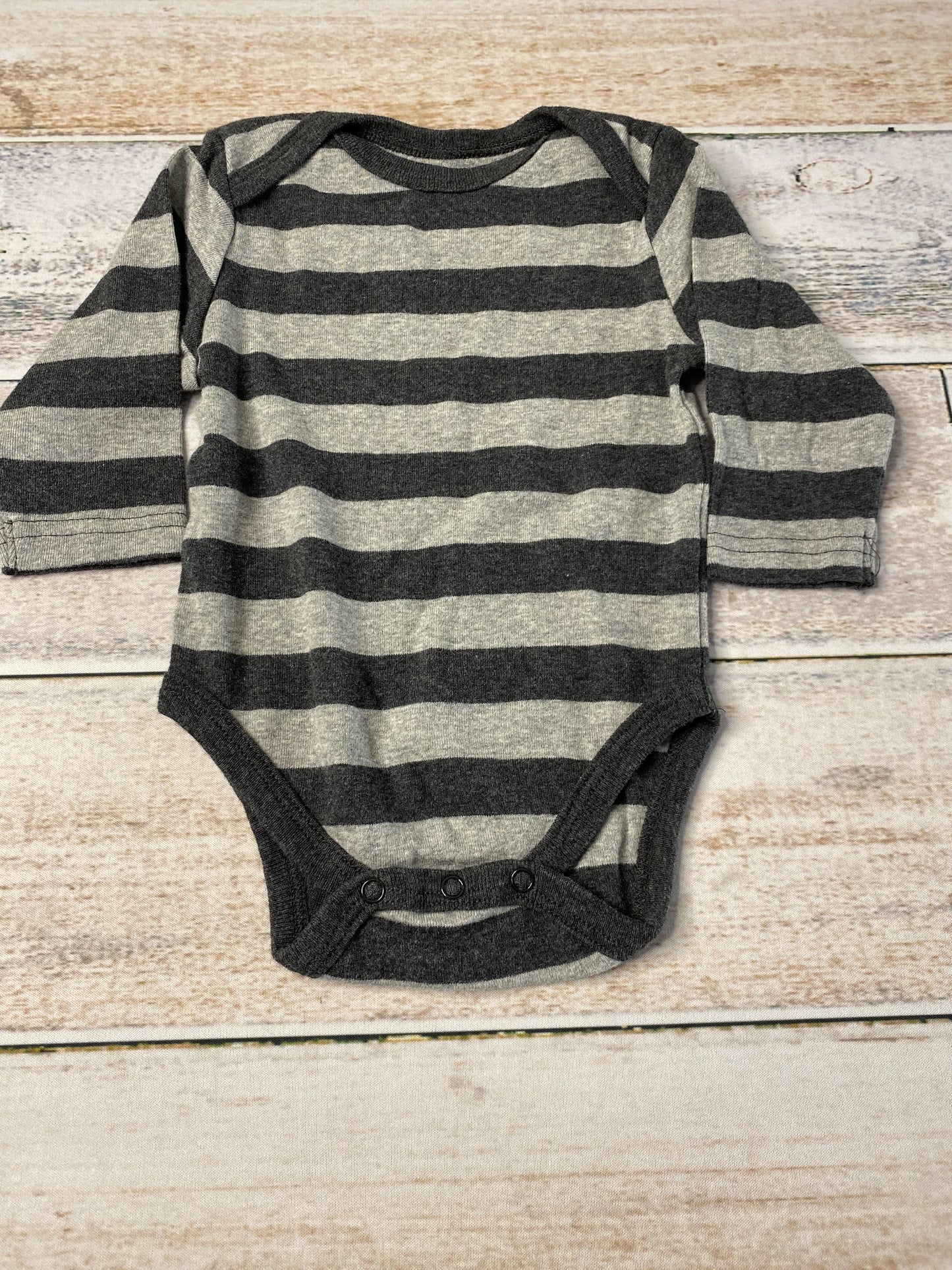 Leveret Unisex Black | Grey | Stripe Onesie Size: 3-6 months Black | Grey | Stripe