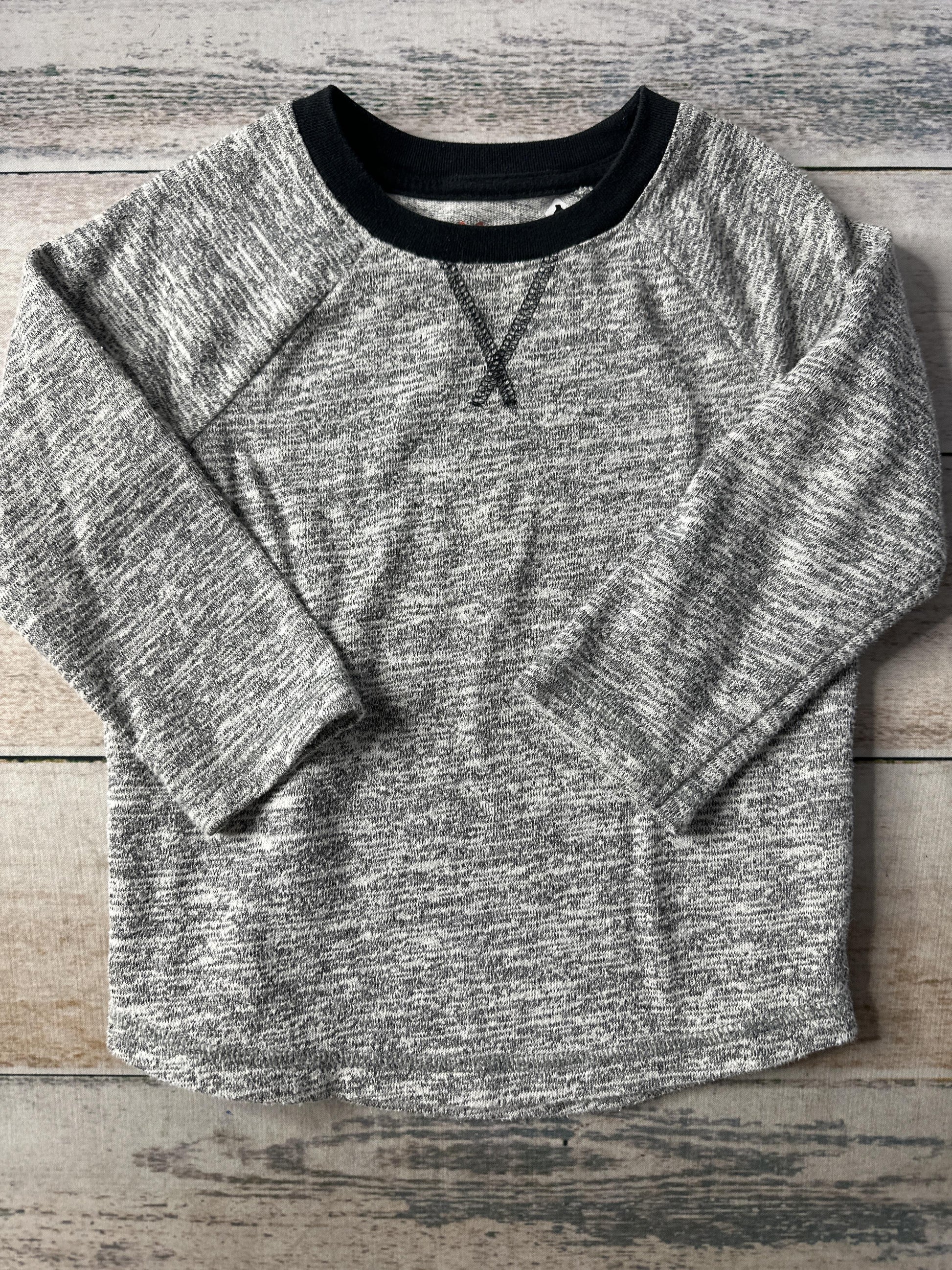 Cat & Jack Unisex Black | Grey Long Sleeve T-Shirt Size: 2T Black | Grey