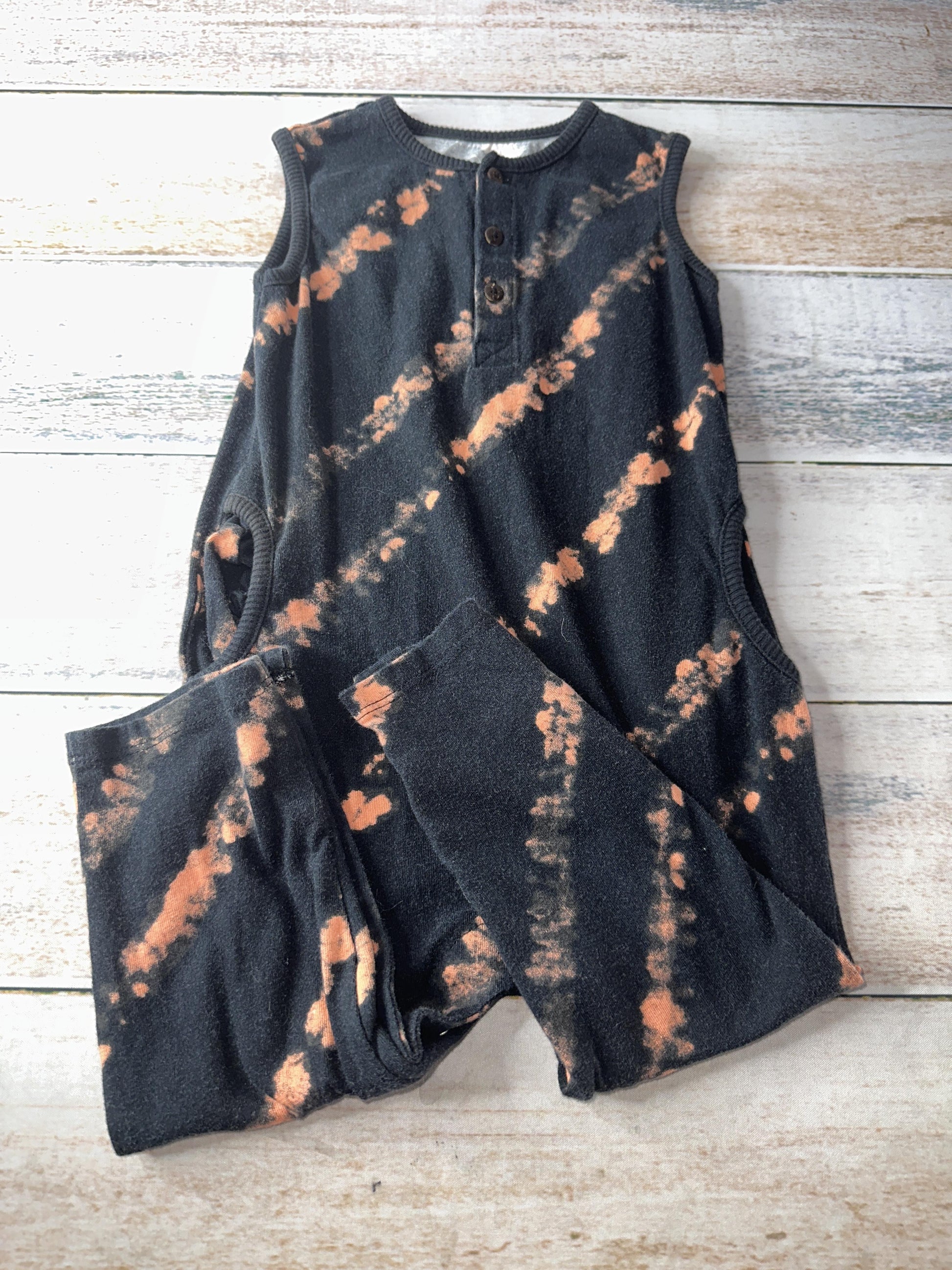 Art Class Unisex Black | orange | Tie Dye Romper Size: 2T Black | orange | Tie Dye
