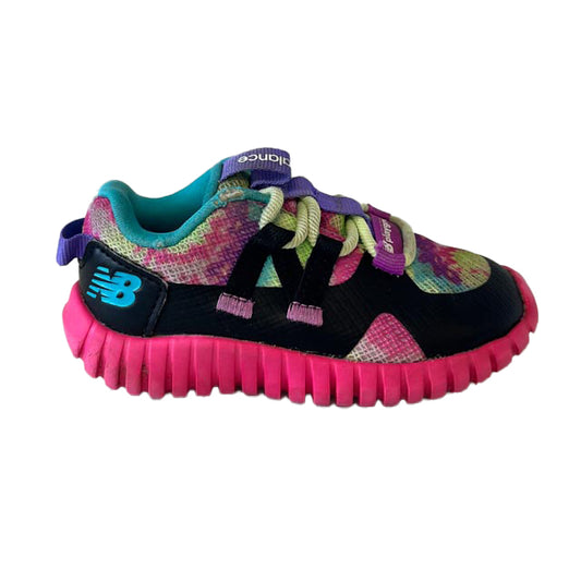 New Balance Girls Black | Pink Sneakers Size: 6.5 Toddler Black | Pink