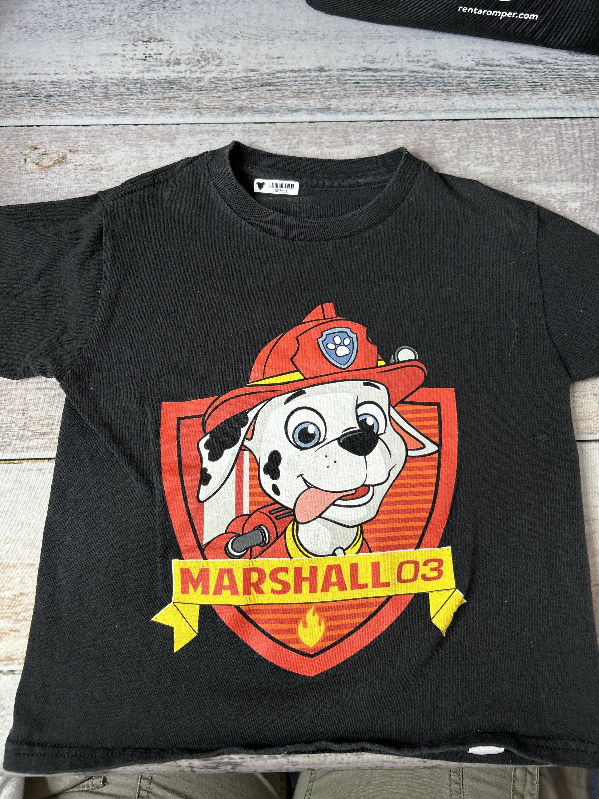 Boys Black | red T-Shirt Size: 4T Black | red