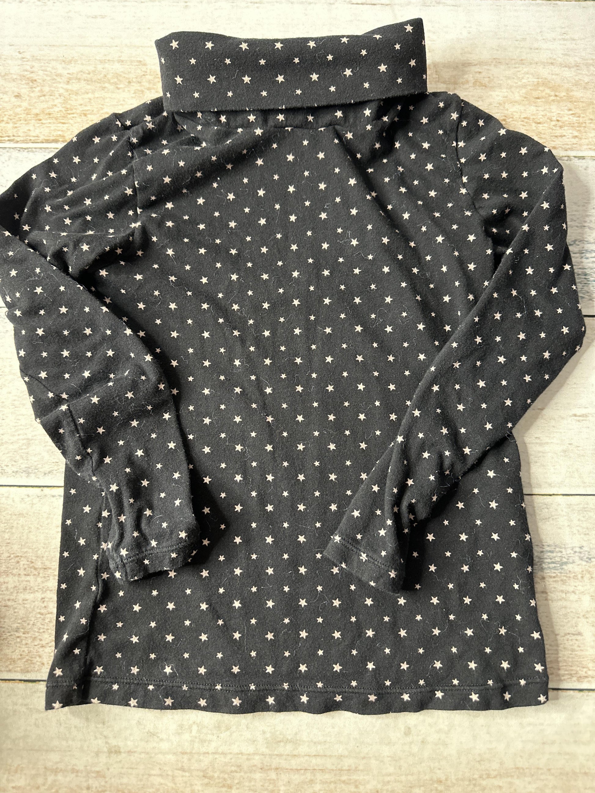 Uniqlo Girls Black | Stars Long Sleeve T-Shirt Size: 5 Black | Stars