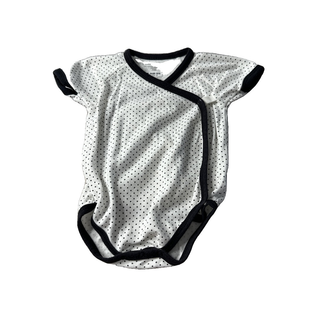Under The Nile Unisex Black | White | Dots Onesie Size: 6-9 months Black | White | Dots