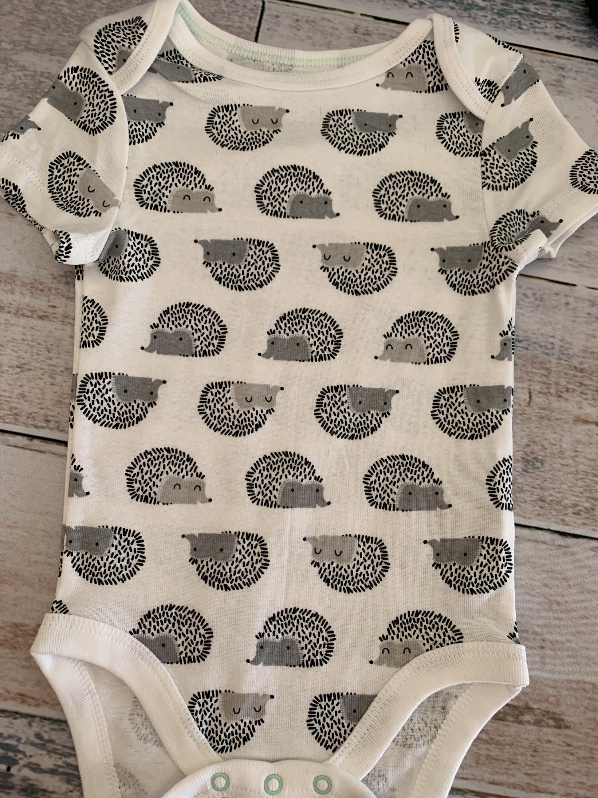 Cloud Island Boys Black | White | Grey | animals Onesie Size: 6-9 months Black | White | Grey | animals