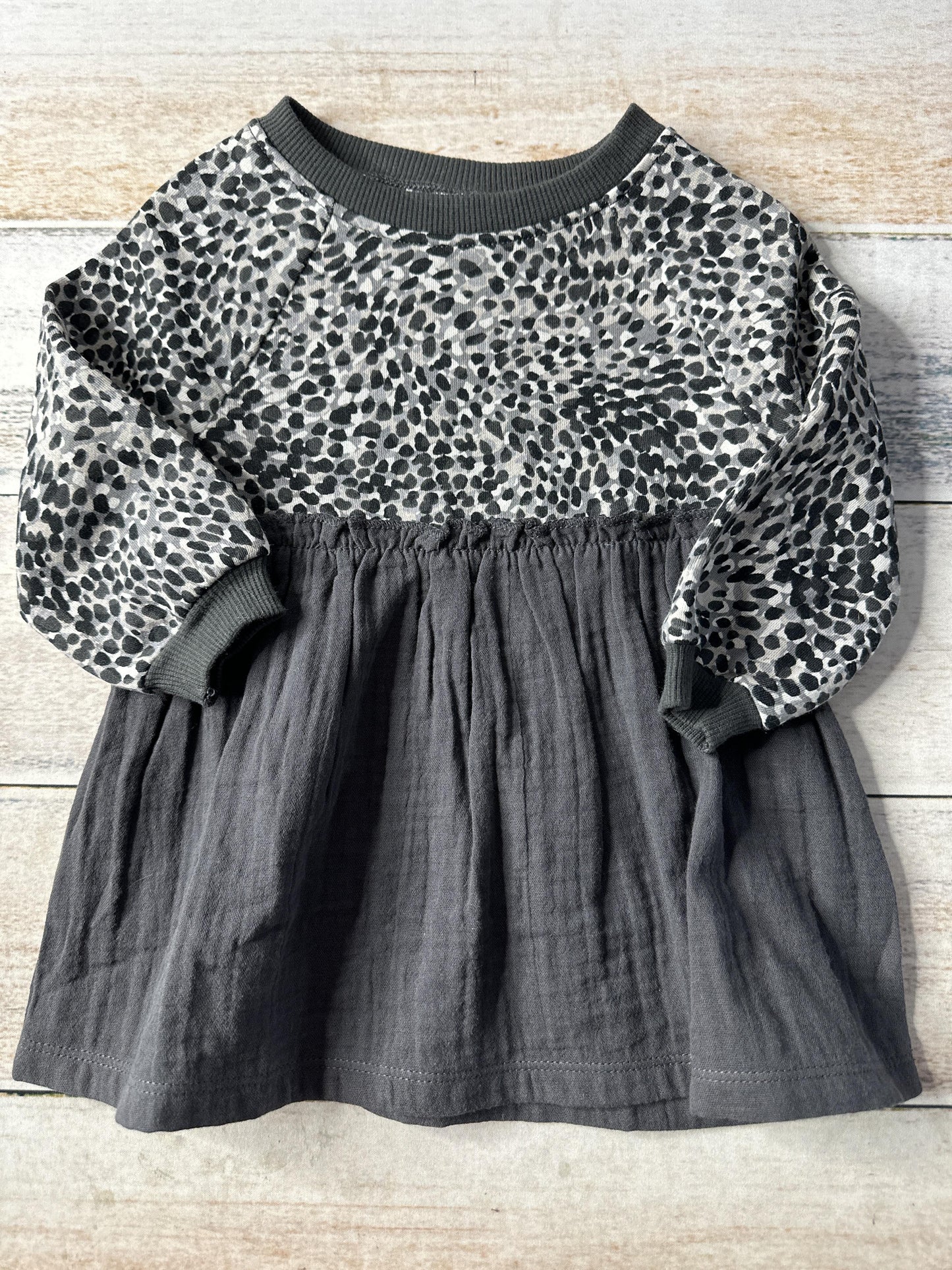 Old Navy Girls Black | White | Grey Dress Size: 6-12 months Black | White | Grey