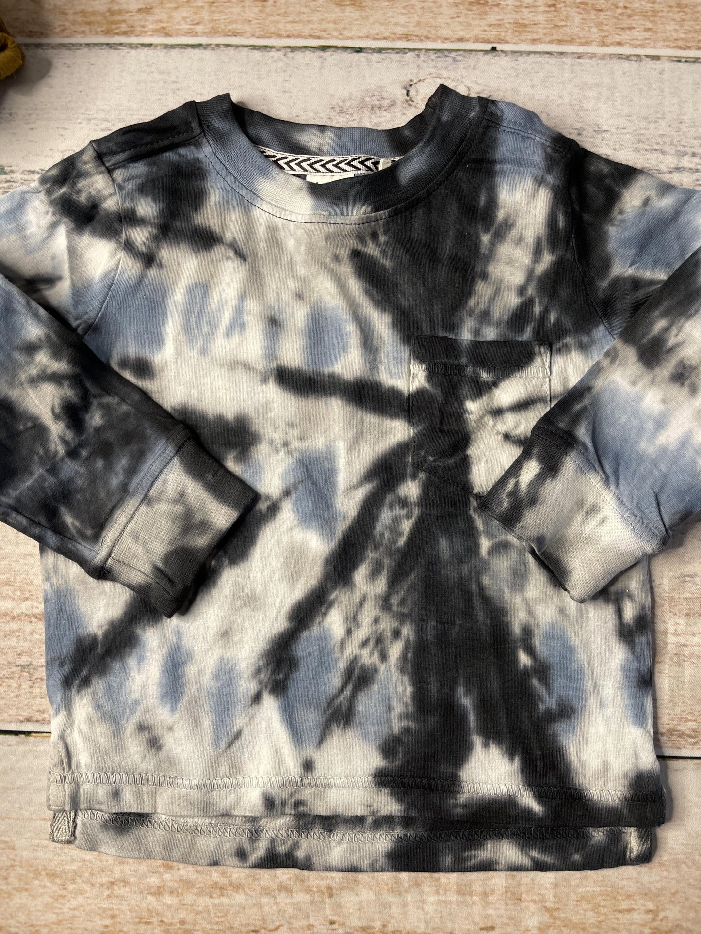 Sovereign Code Boys Black | White | Light Blue Long Sleeve T-Shirt Size: 2T Black | White | Light Blue