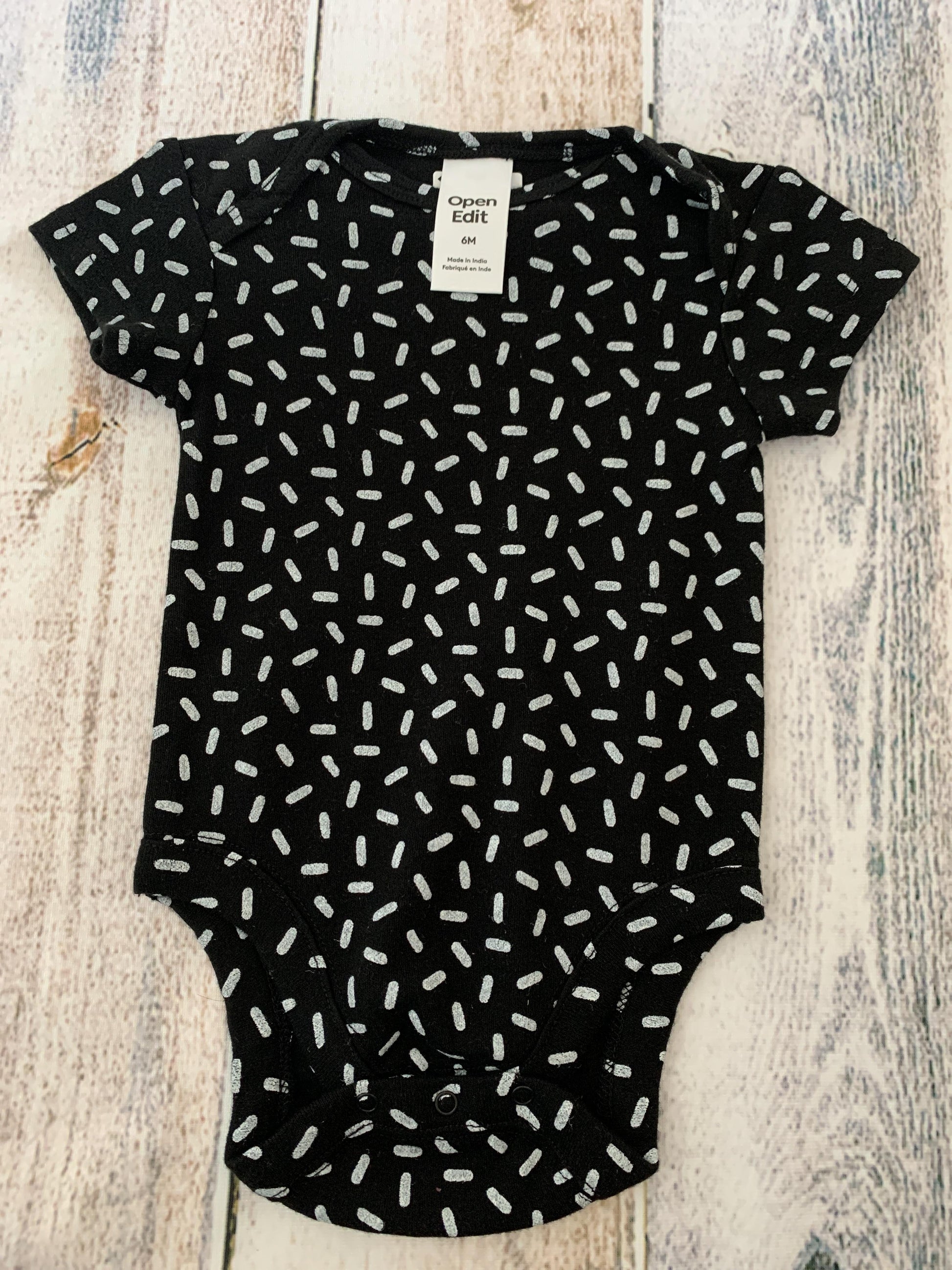 Open Edit Girls Black | White | Pattern Onesie Size: 6 months Black | White | Pattern