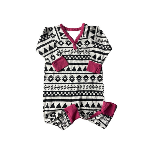 A.T.U.N Girls Black | White | pink | Pattern Long Sleeve Outfit Size: 3-6 months Black | White | pink | Pattern
