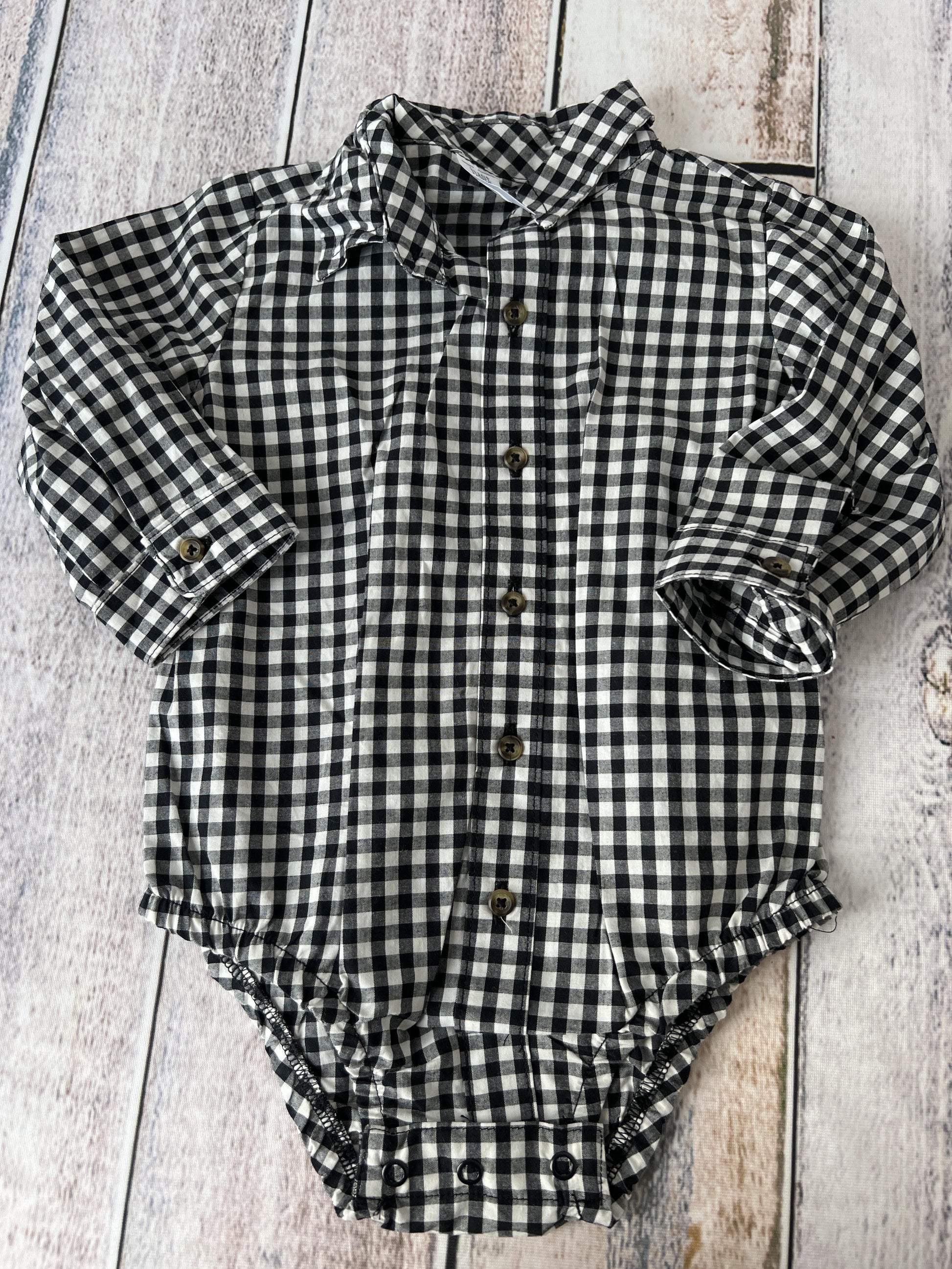 Just Born Boys Black | White | plaid Onesie Size: 18 months Black | White | plaid