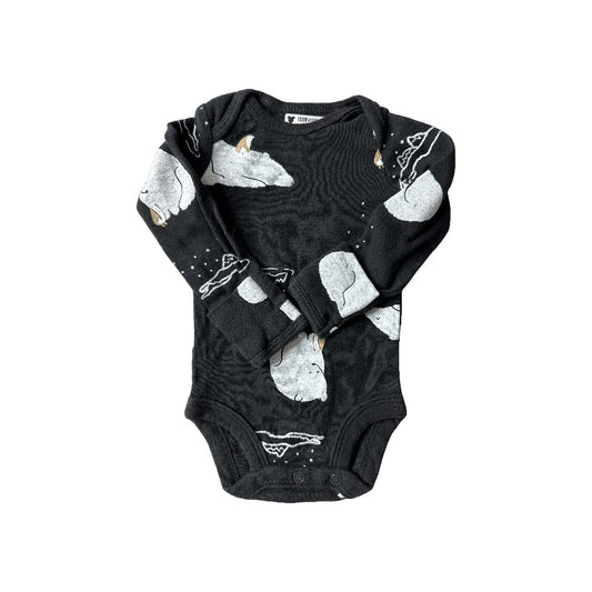 Carters Unisex Black | White | polar bears Onesie Size: Newborn Black | White | polar bears