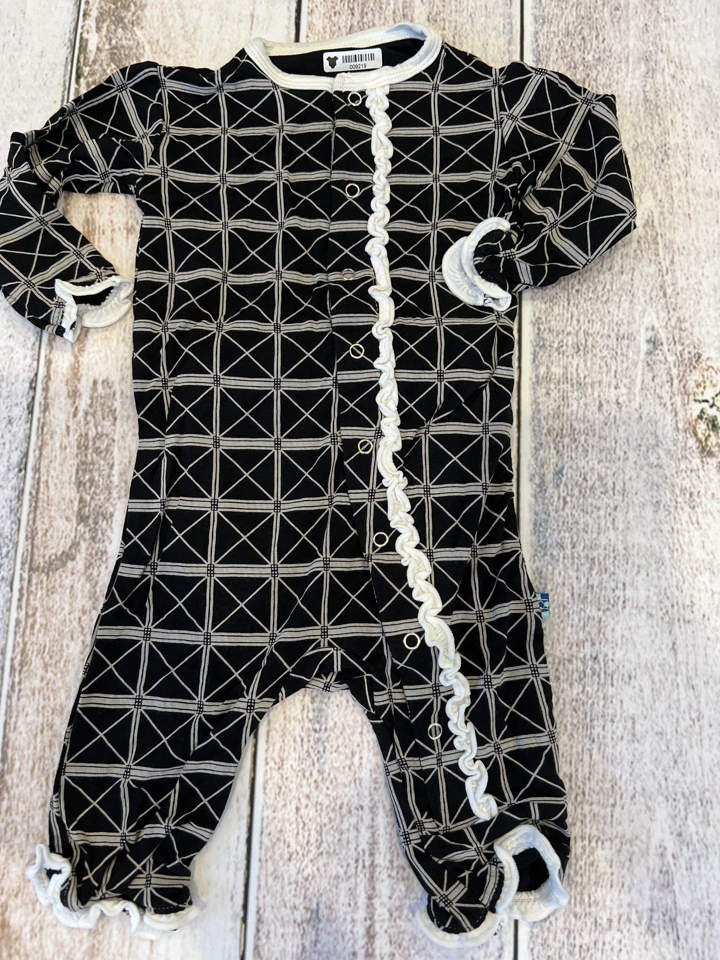 KicKee Pants Girls Black | White | Shapes Long Sleeve Outfit Size: 0-3 months Black | White | Shapes