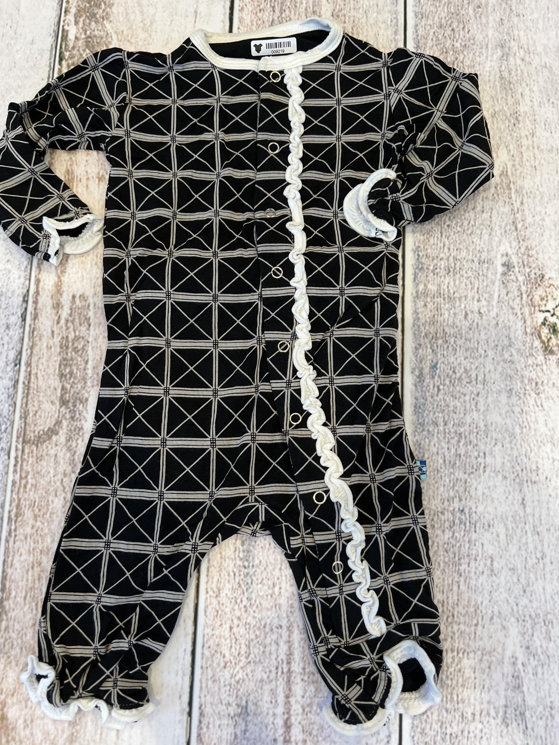 KicKee Pants Girls Black | White | Shapes Long Sleeve Outfit Size: 0-3 months Black | White | Shapes