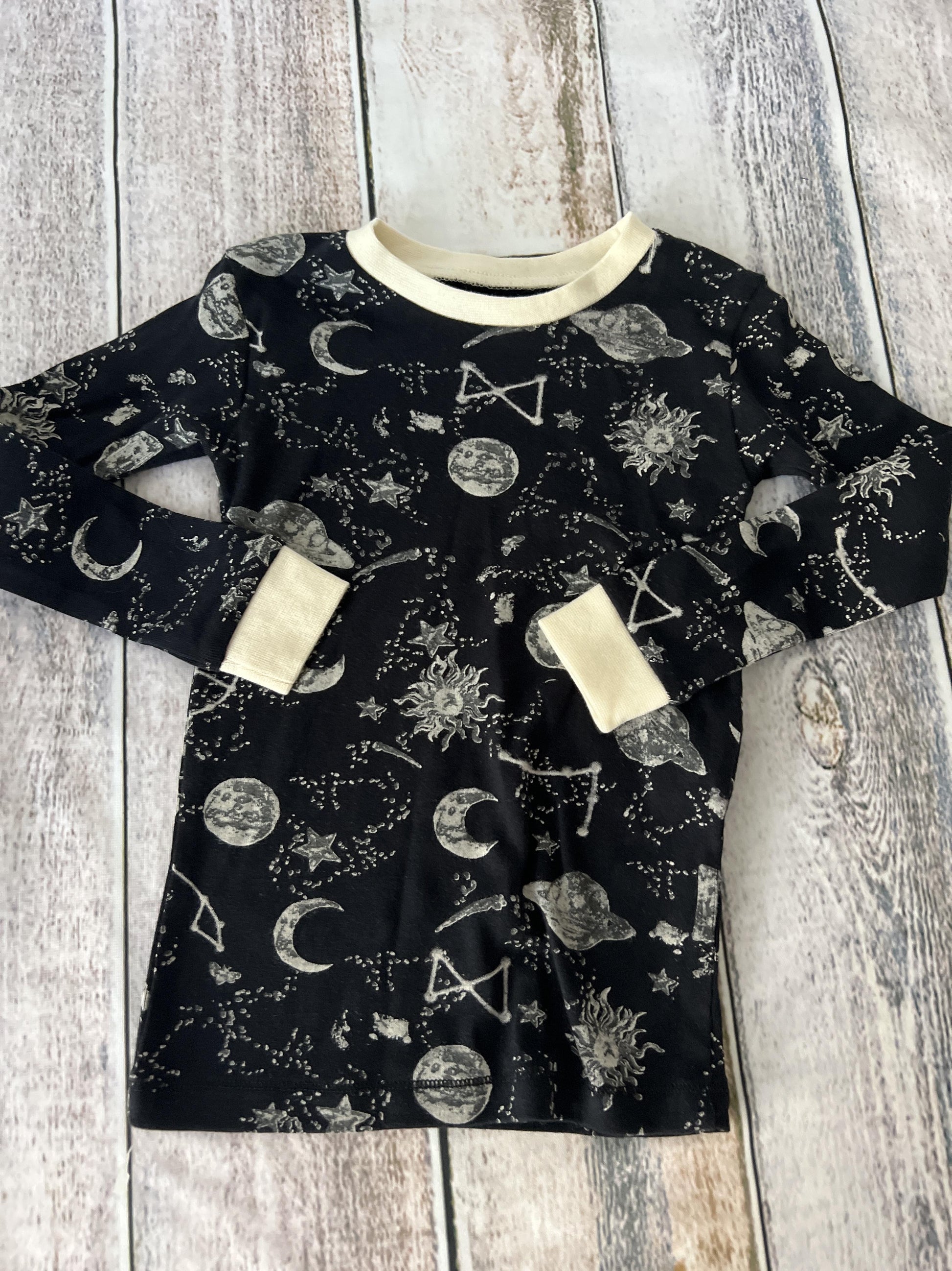 Burt's Bees Unisex Black | White | Space Pajamas Size: 3T Black | White | Space