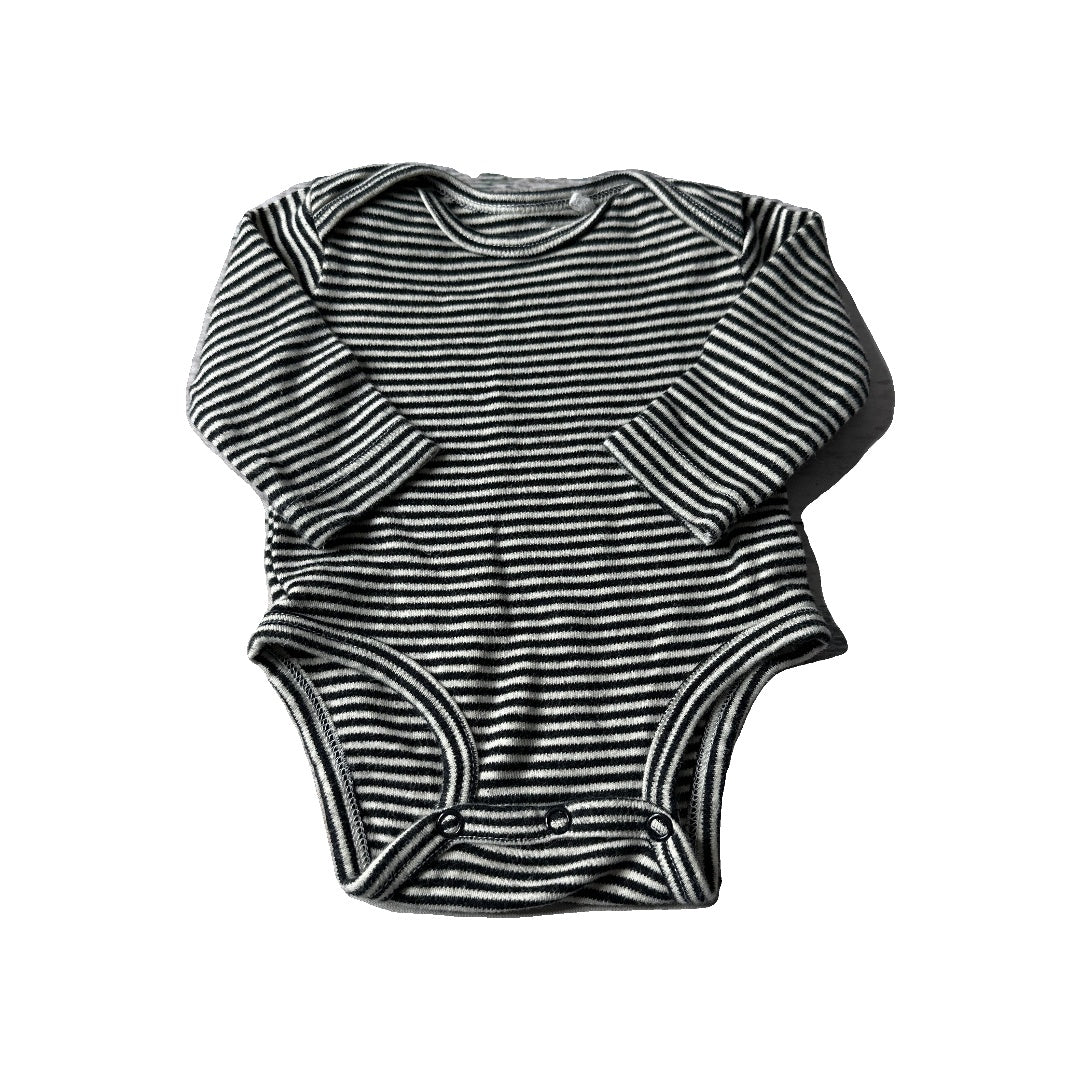 Oliver & Rain Boys Black | White | Stripe Onesie Size: Newborn Black | White | Stripe