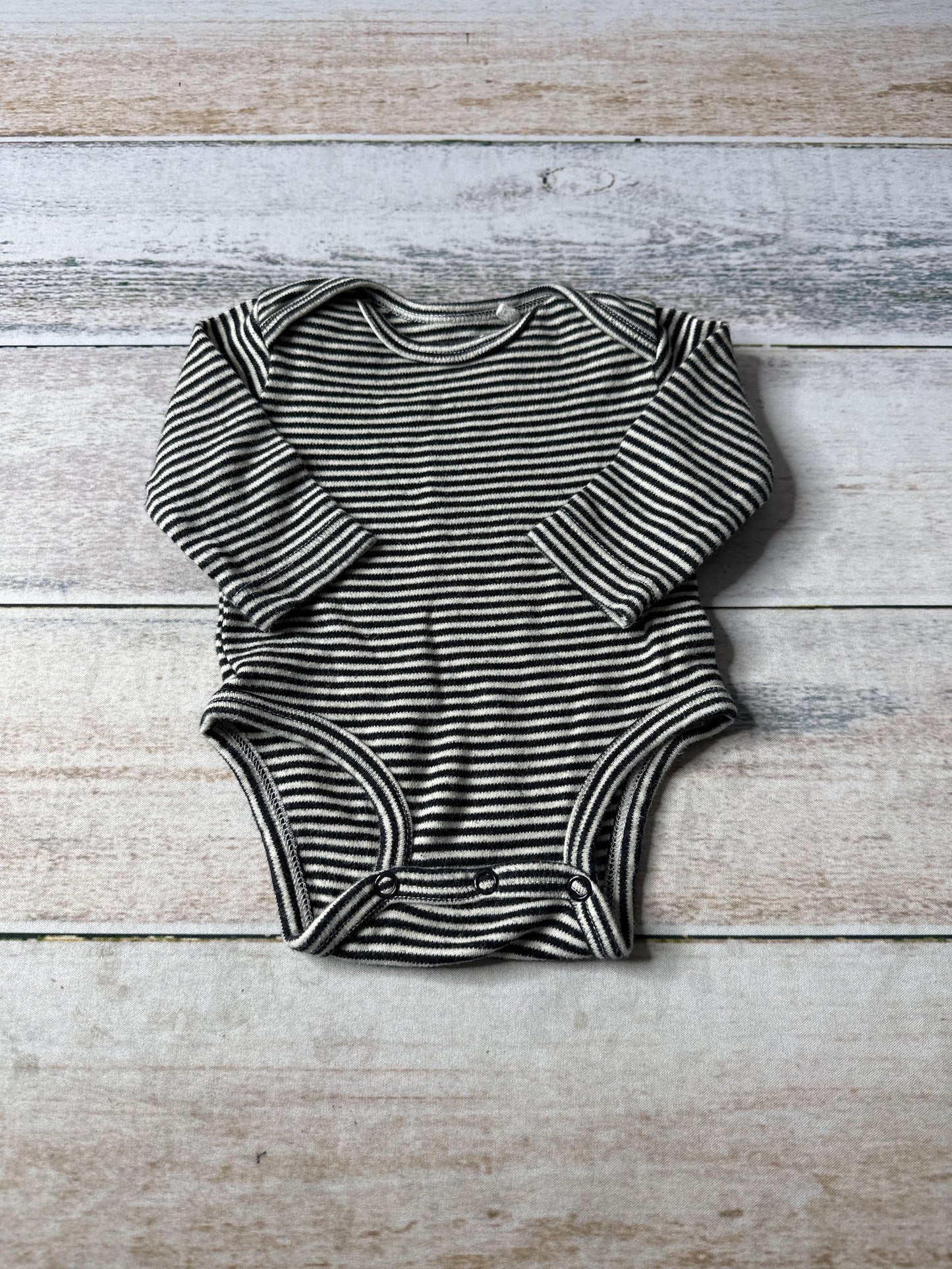 Oliver & Rain Boys Black | White | Stripe Onesie Size: Newborn Black | White | Stripe