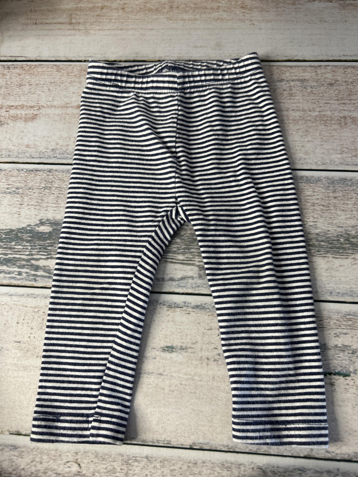 Unisex Black | White | Striped Pants Size: 12-18 months Black | White | Striped