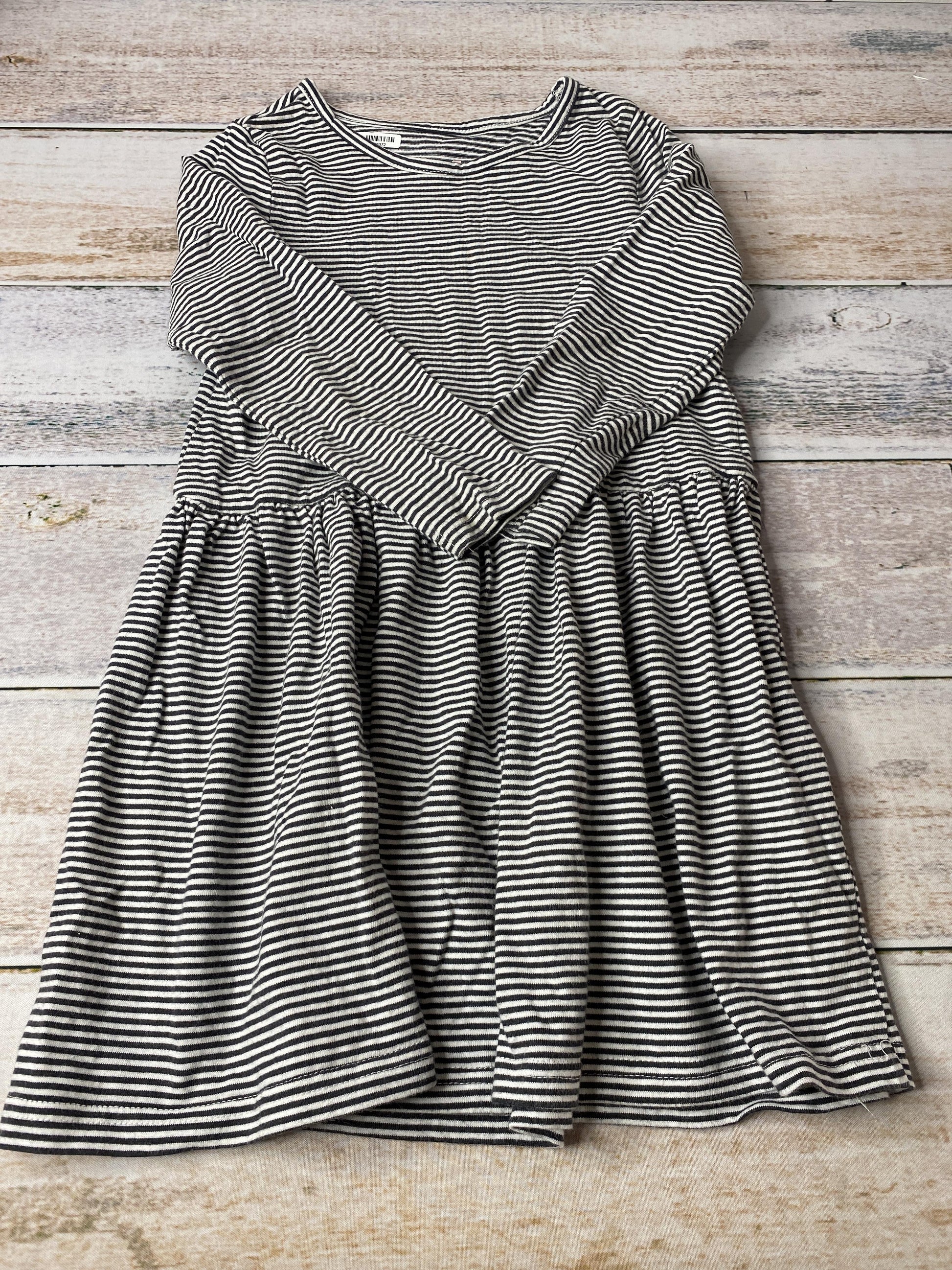 Cotton:on Kids Girls Black | White | Striped Dress Size: 4T Black | White | Striped