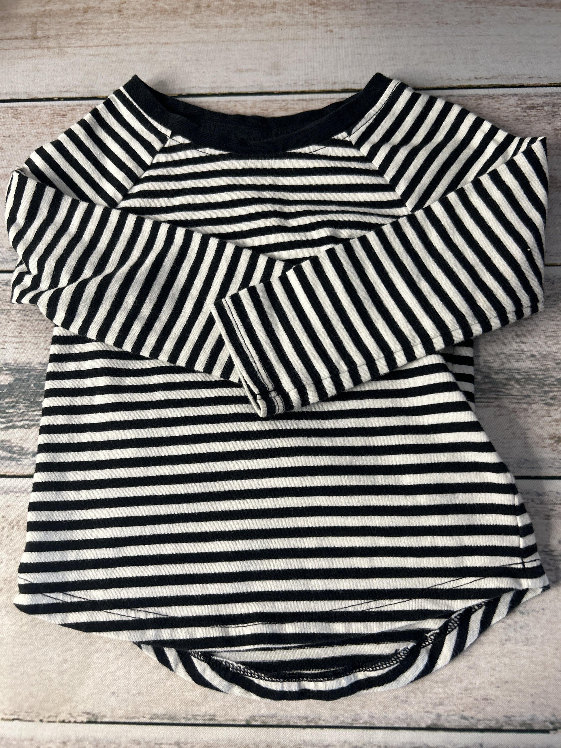 Unisex Black | White | Striped Long Sleeve Shirt Size: 12-18 months Black | White | Striped