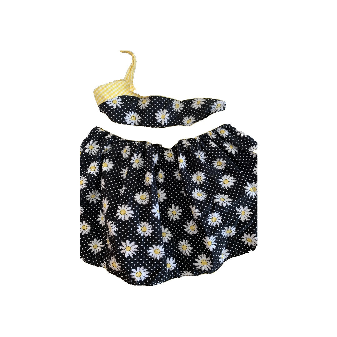 Girls Black | White | Yellow | Flowers Dress Size: 18 months Black | White | Yellow | Flowers