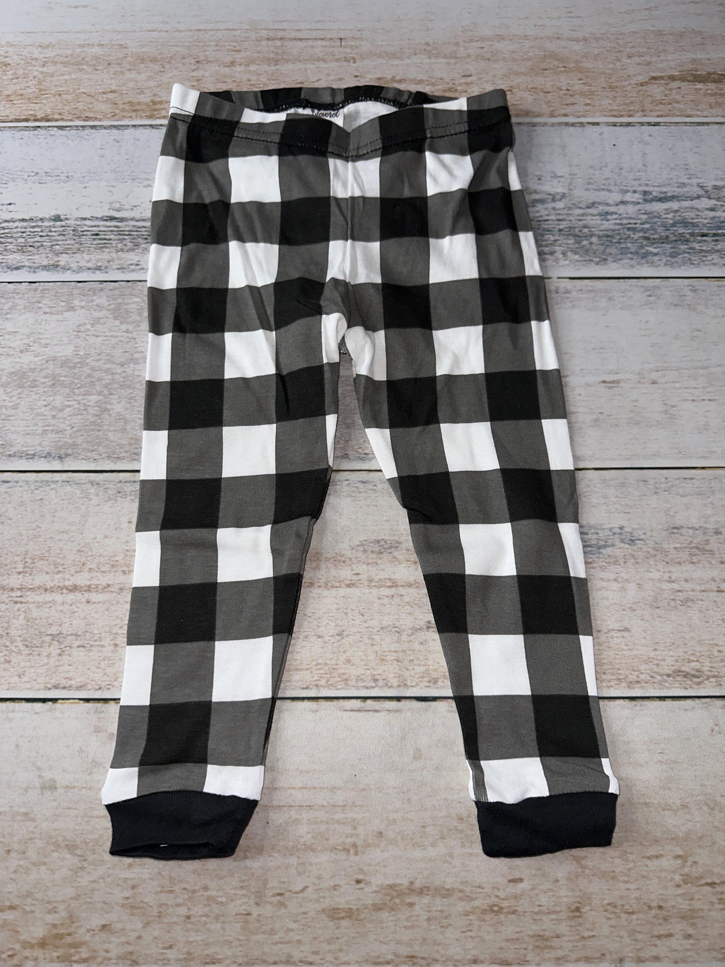 Leveret Unisex Black | White Pajamas Size: 18-24 months Black | White