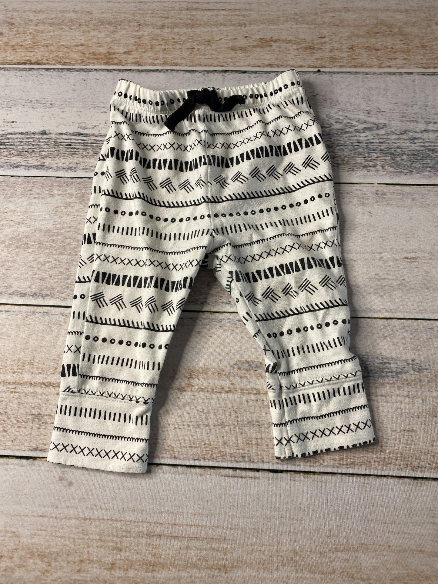 Cat & Jack Unisex Black | White Pants Size: 6-9 months Black | White