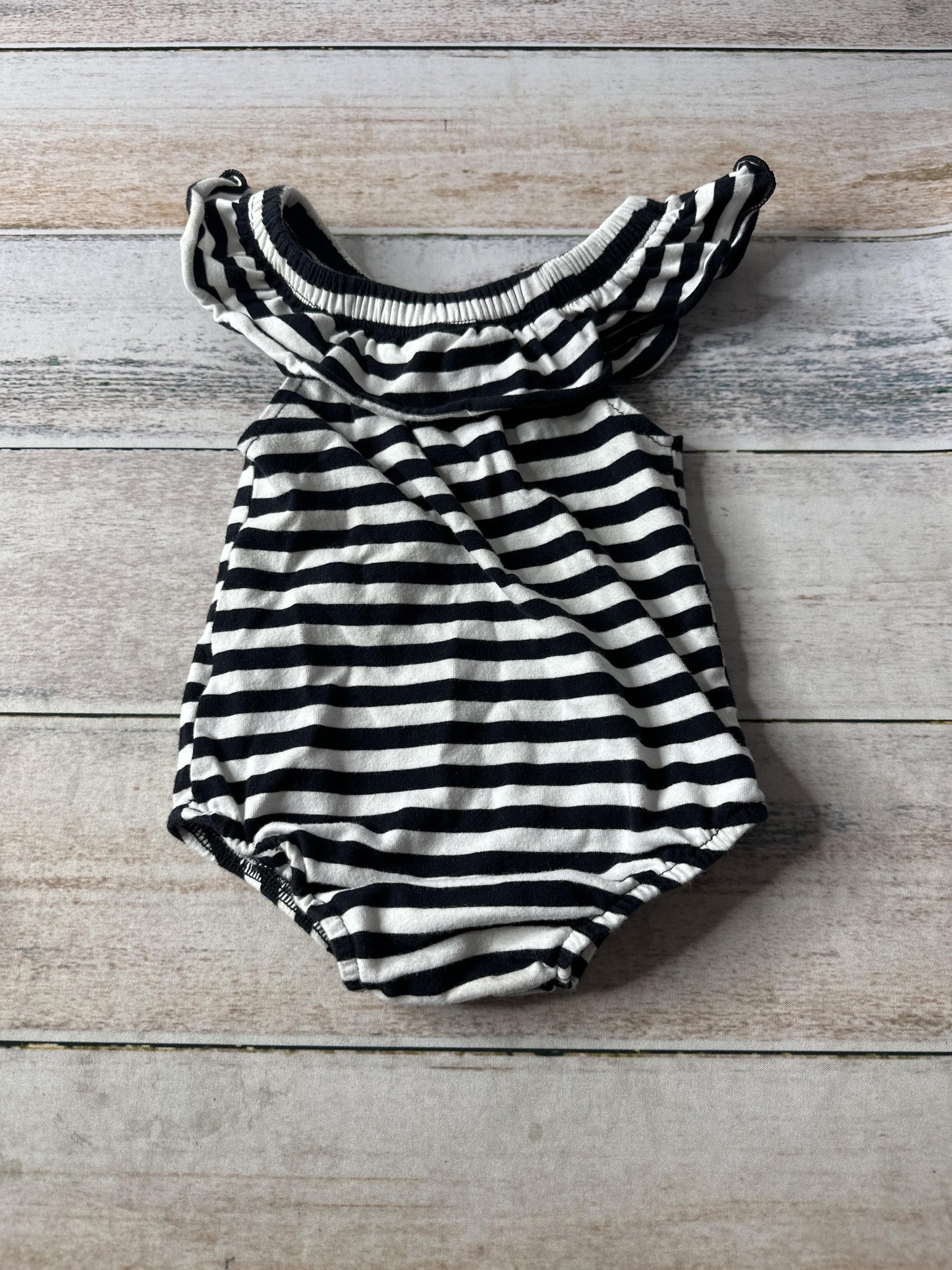 Girls Black | White Button Down Short Sleeve Size: 12 months Black | White