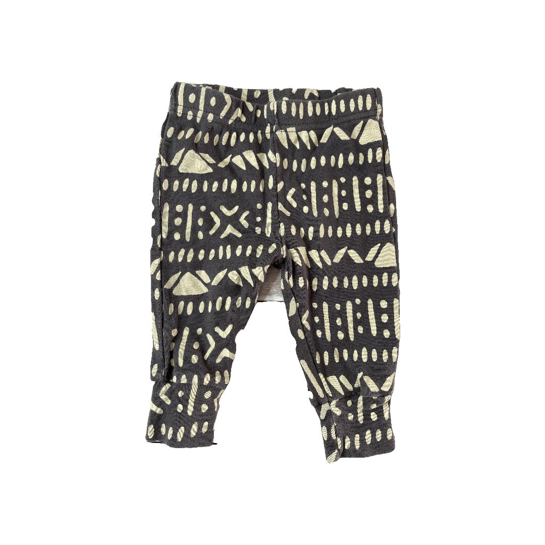 Oliver & Rain Unisex Black | White Pajamas Size: 6 months Black | White