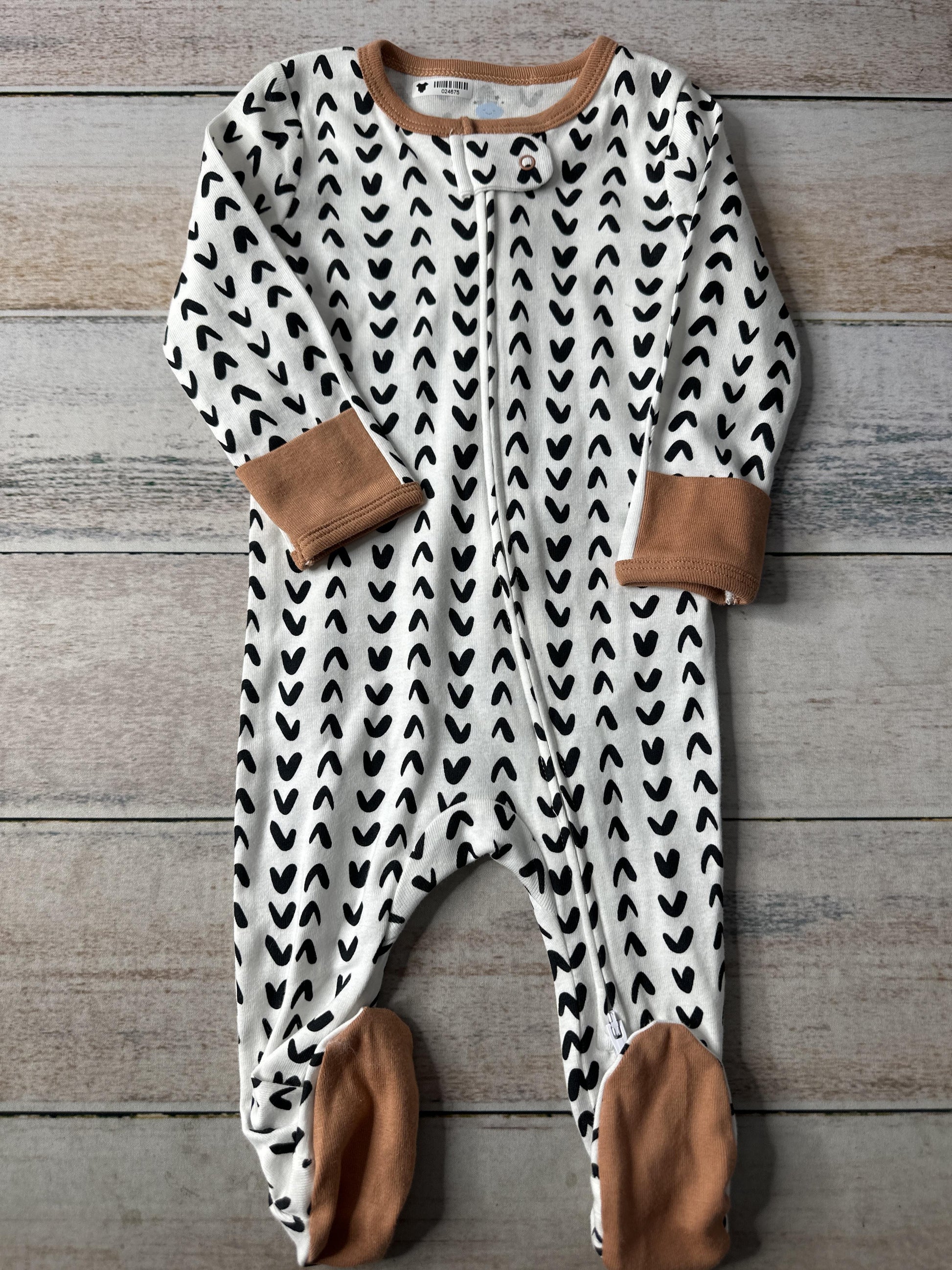 Cloud Island Unisex Black | White Pajamas Size: 3-6 months Black | White