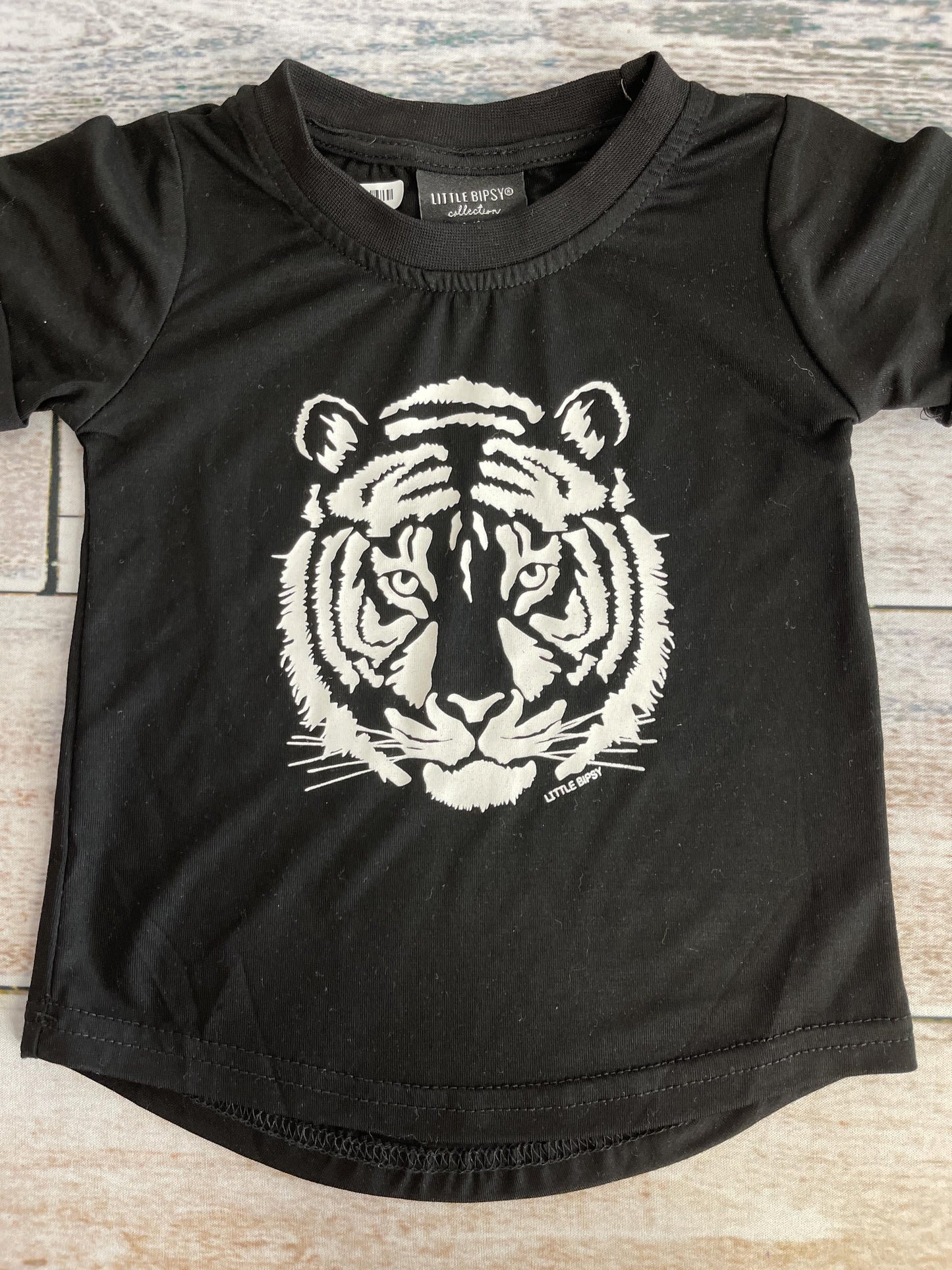 Little Bipsy Boys Black | White T-Shirt Size: 6-12 months Black | White