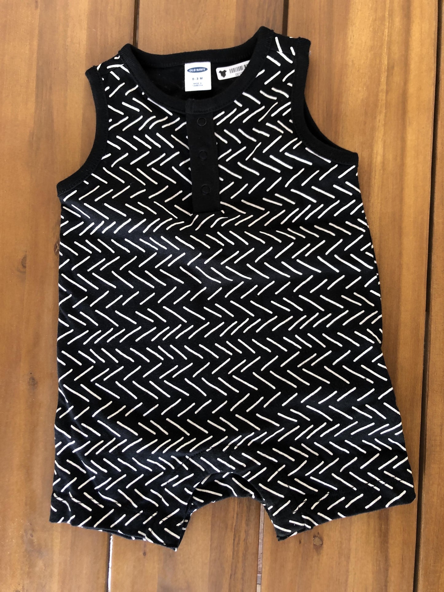Old Navy Boys Black | White Romper Size: 0-3 months Black | White
