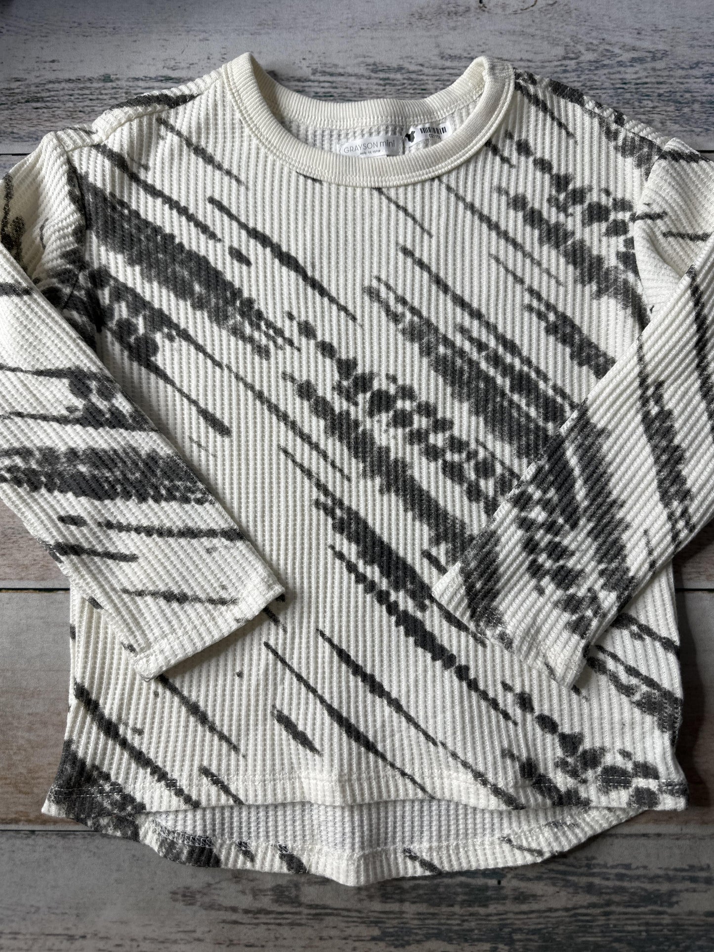 Grayson mini Girls Black | White Long Sleeve T-Shirt Size: 4T Black | White