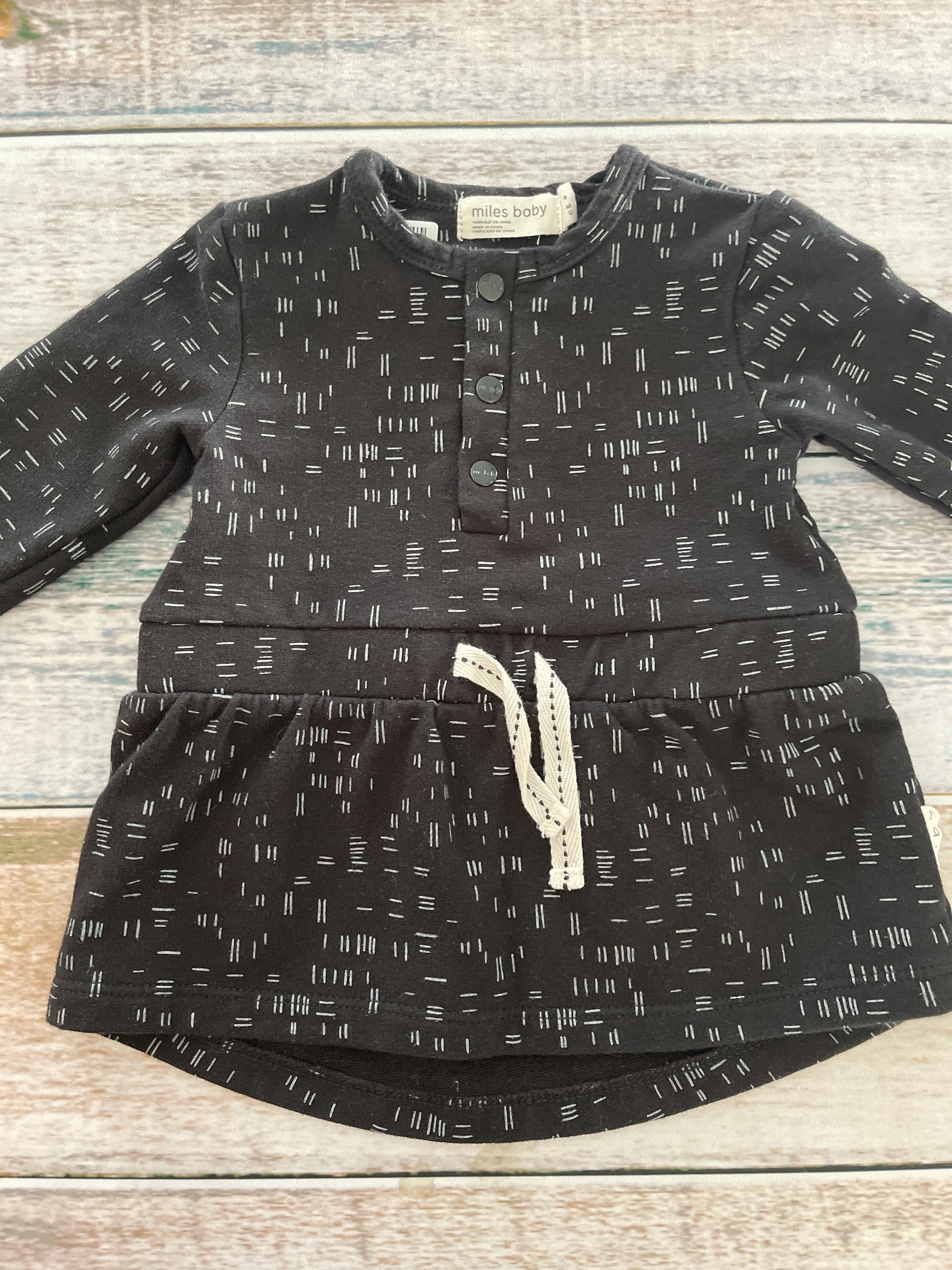 Miles Girls Black | White Dress Size: 3 months Black | White