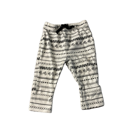 Cat & Jack Unisex Black | White Pants Size: 6-9 months Black | White