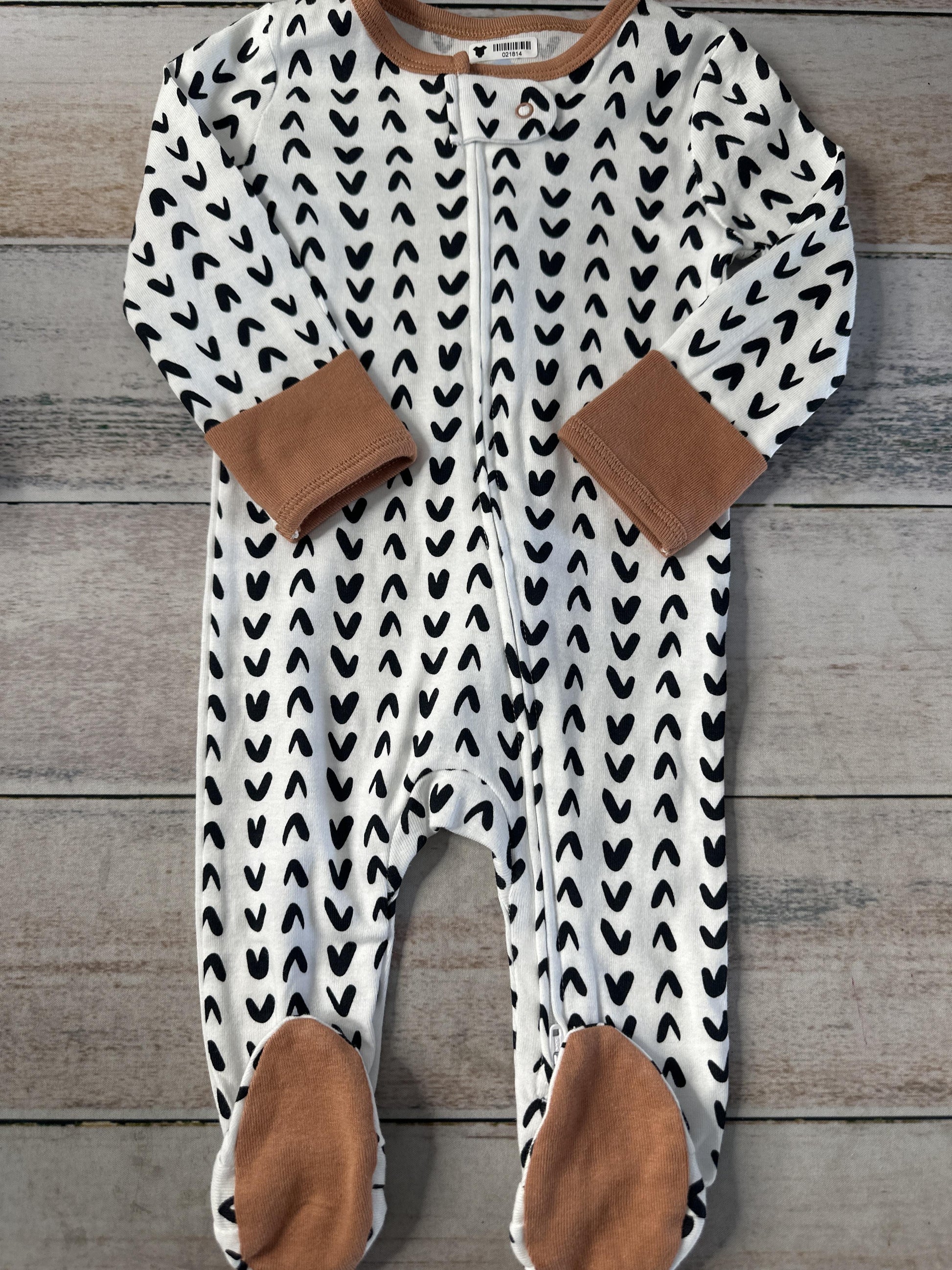 Cloud Island Unisex Black | White Pajamas Size: 3-6 months Black | White