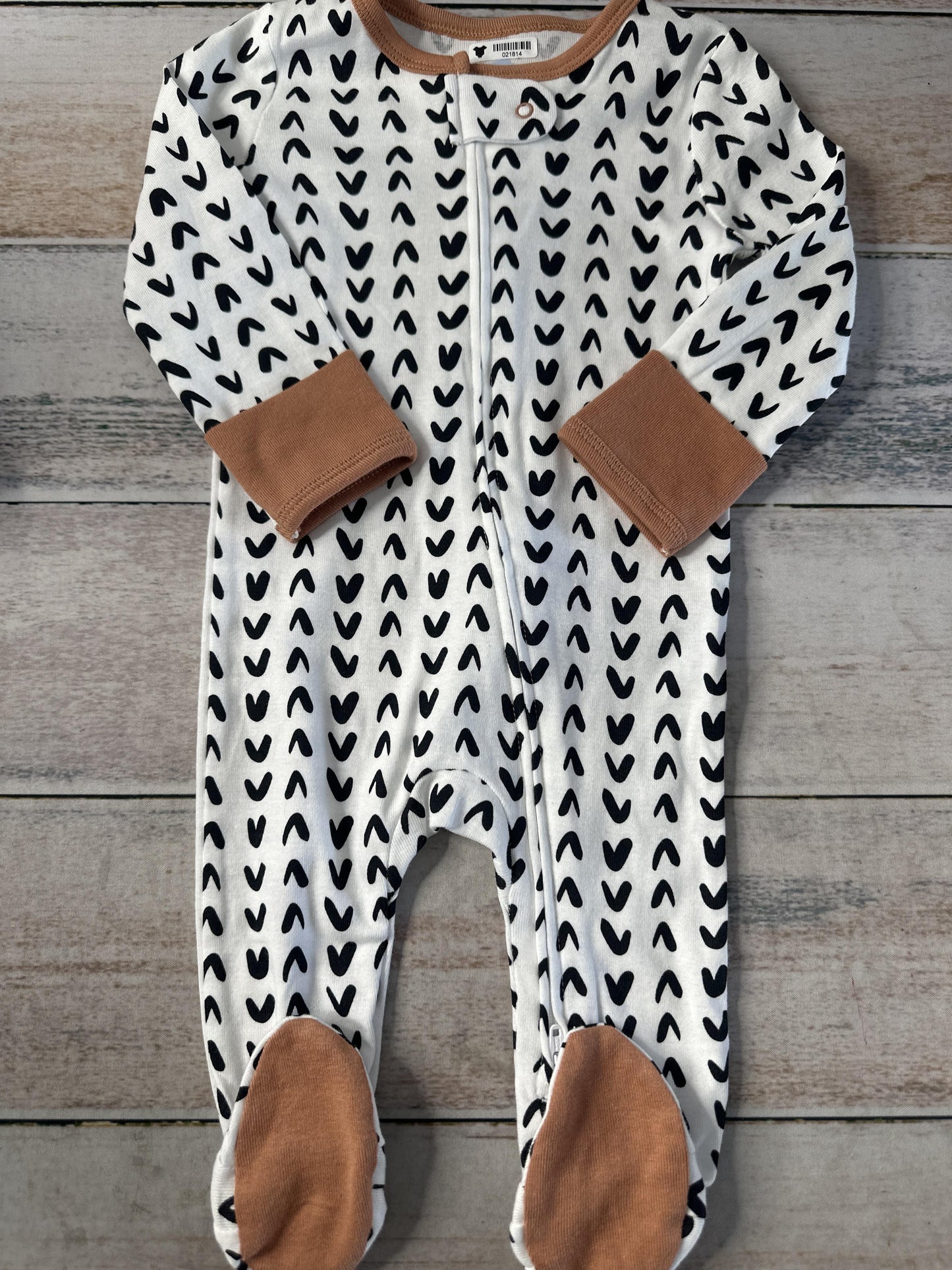 Cloud Island Unisex Black | White Pajamas Size: 3-6 months Black | White