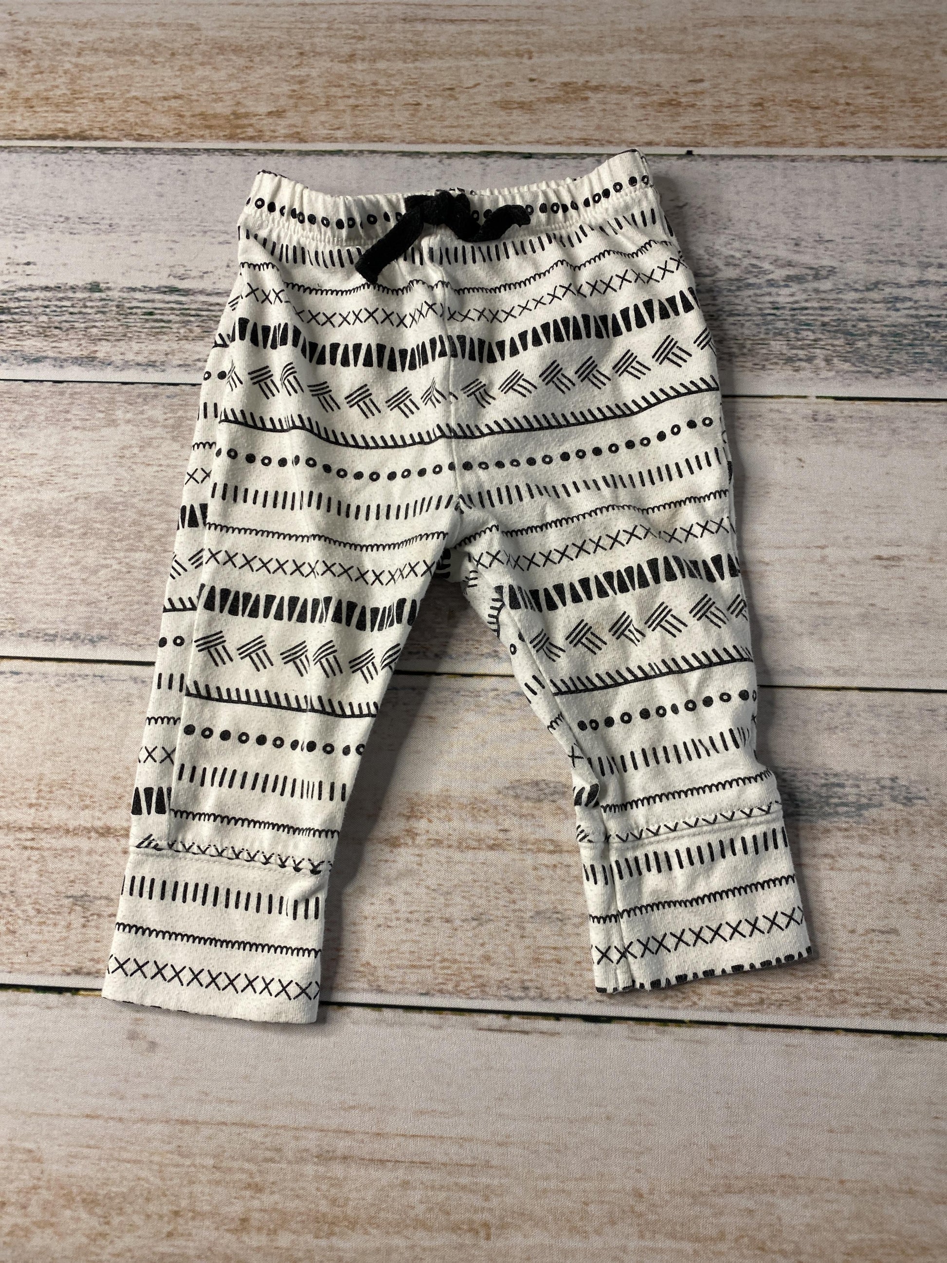 Cat & Jack Unisex Black | White Pants Size: 6-9 months Black | White