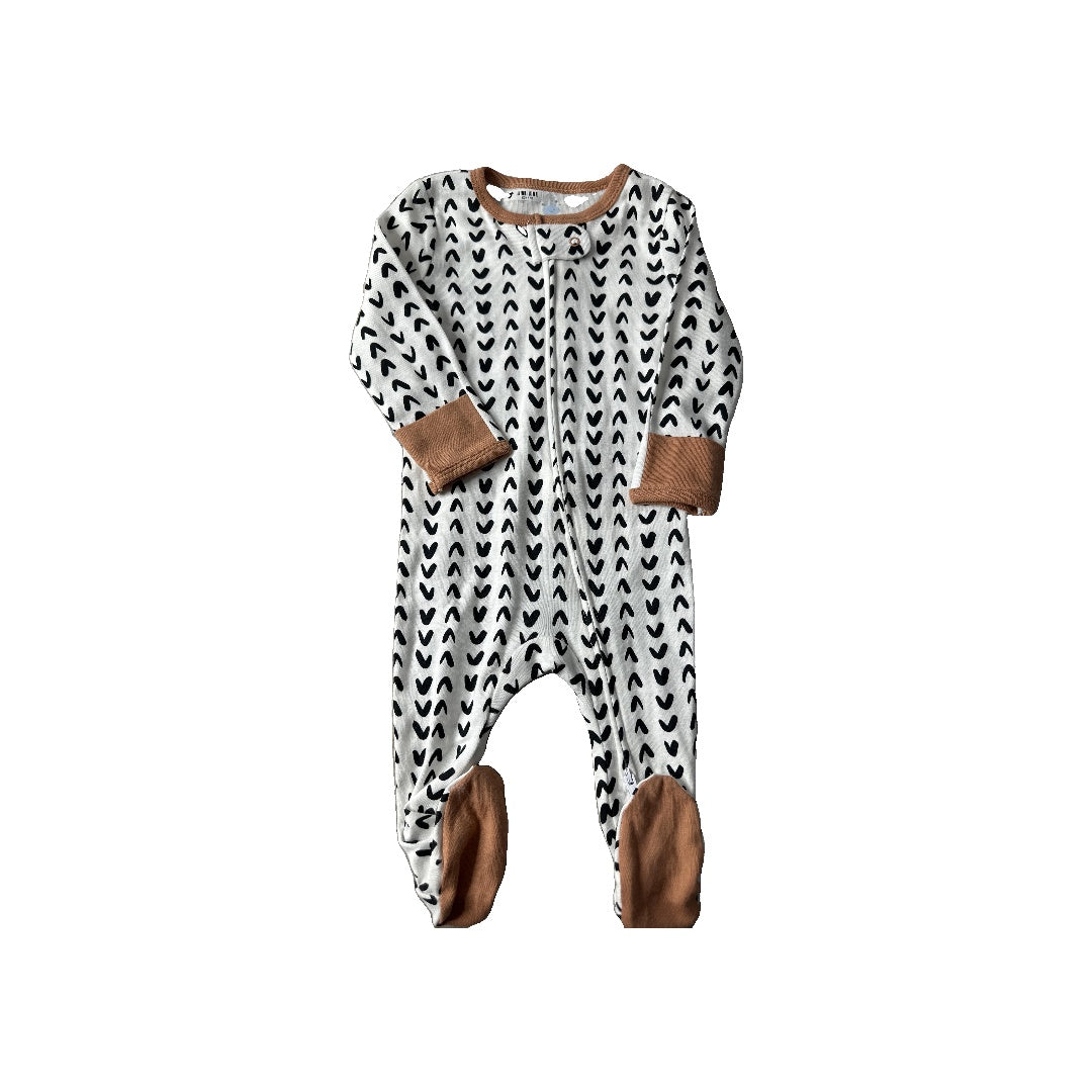 Cloud Island Unisex Black | White Pajamas Size: 3-6 months Black | White