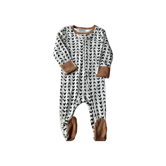 Cloud Island Unisex Black | White Pajamas Size: 3-6 months Black | White