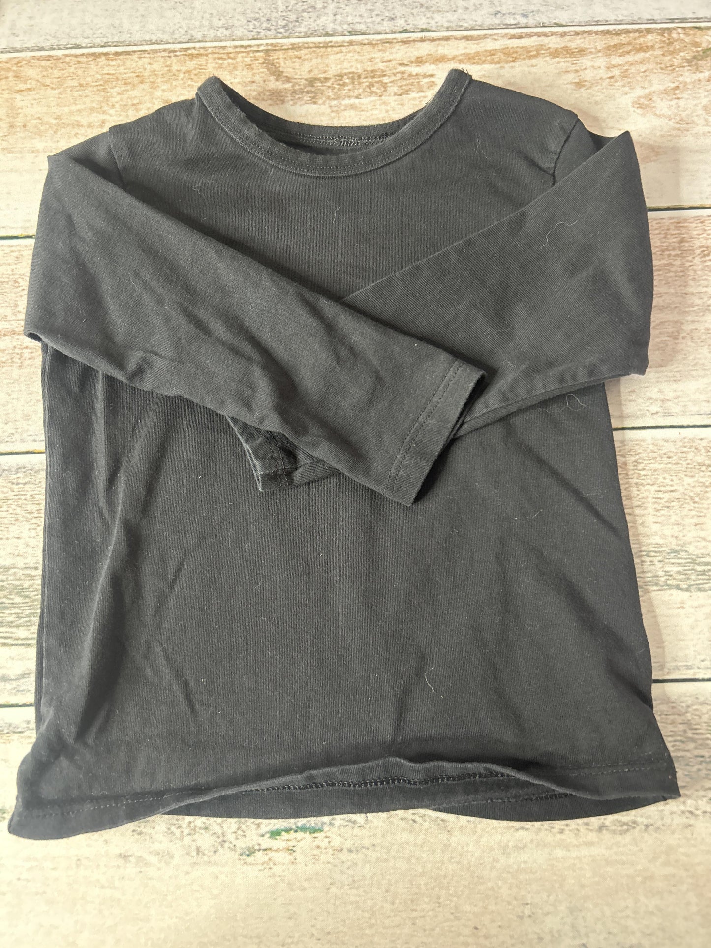 Unisex Black Long Sleeve T-Shirt Size: 2T Black