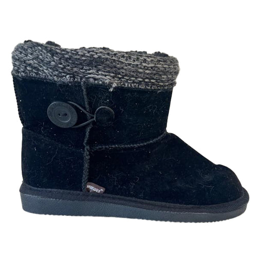 Muk Luks Girls Black Boots Size: 4 Youth