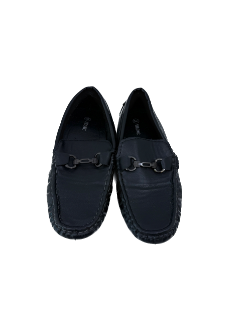 Unknown Boys Black Shoes Size: EU 35 (4 Youth) Black