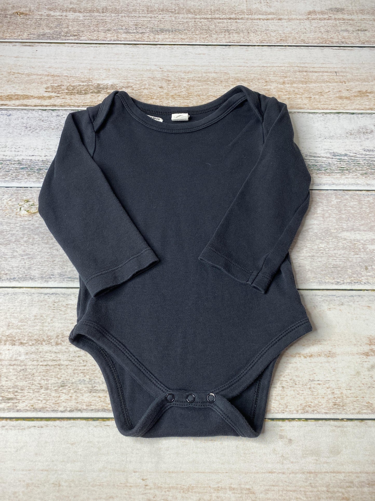 Boys Black Onesie Size: 12-18 months Black