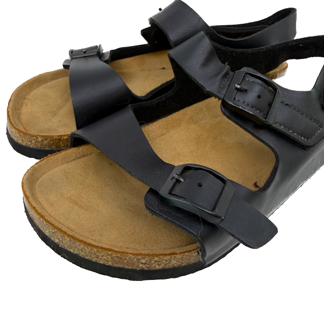 Unknown Unisex black Sandals Size: Youth 4-4.5 black