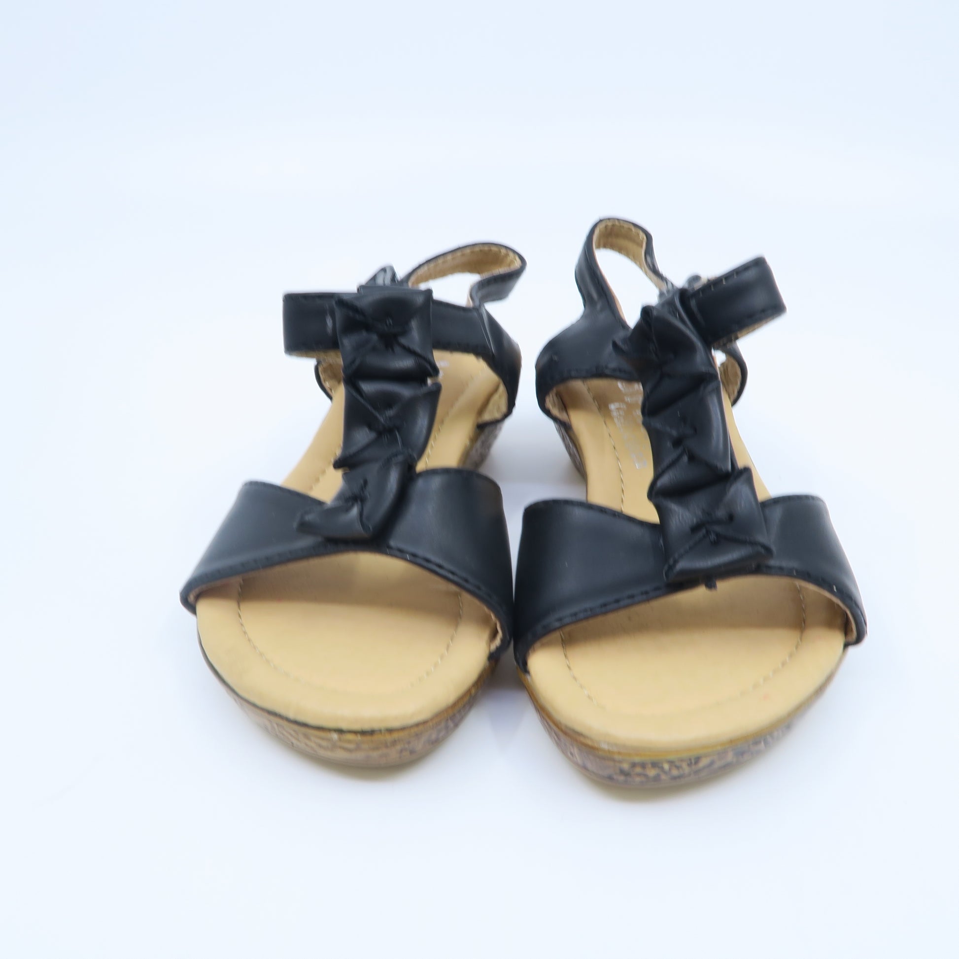 Via Pinky Girls Black Sandals Size: 4 Infant Black