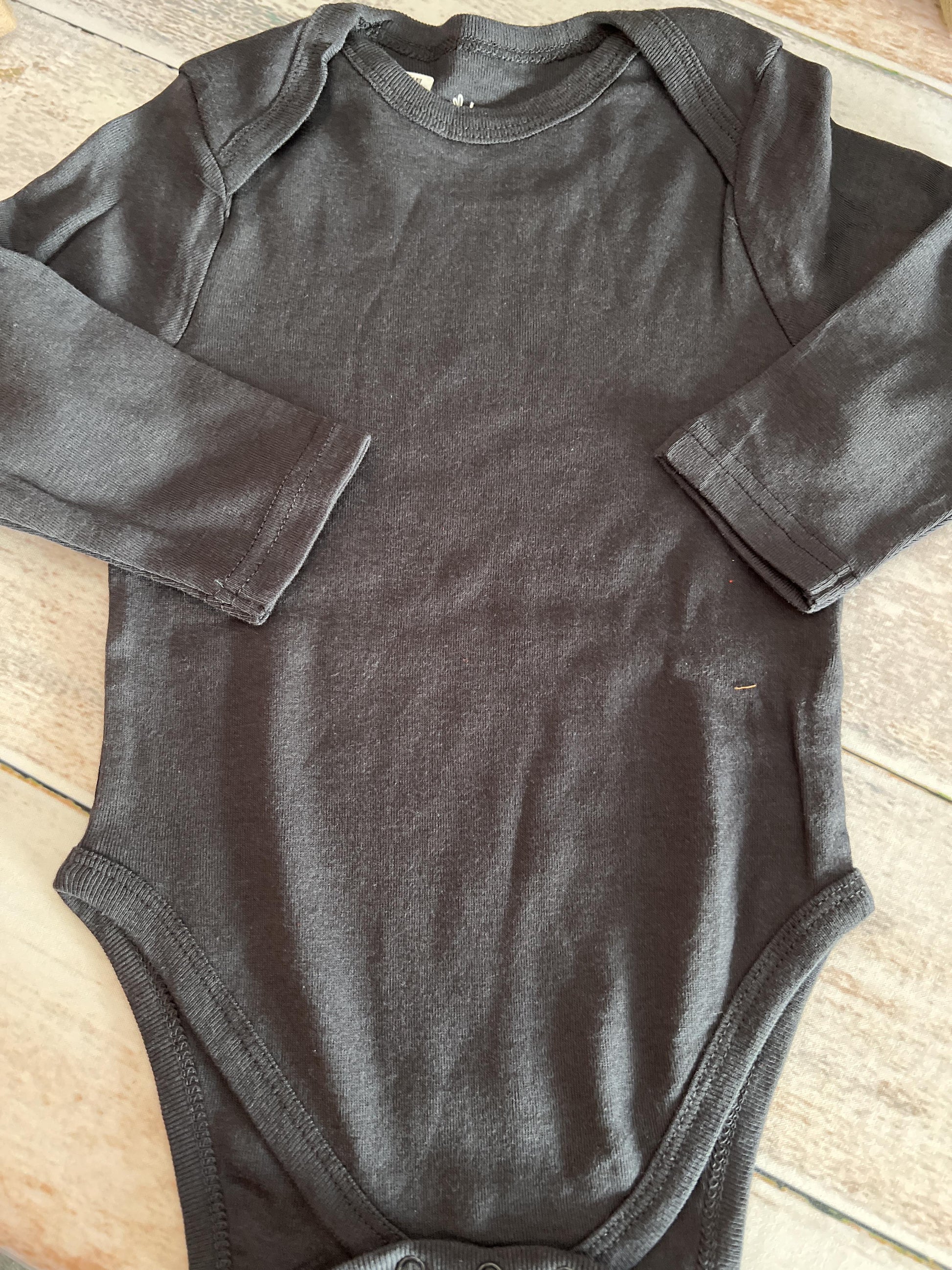 Leveret Boys Black Onesie Size: 12-18 months Black