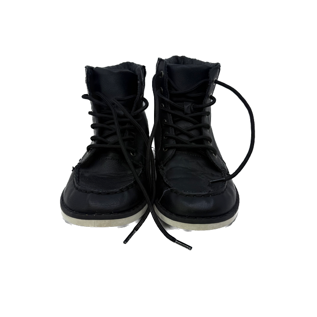 Old Navy Boys Black Shoes Size: Big Kid 2 Black