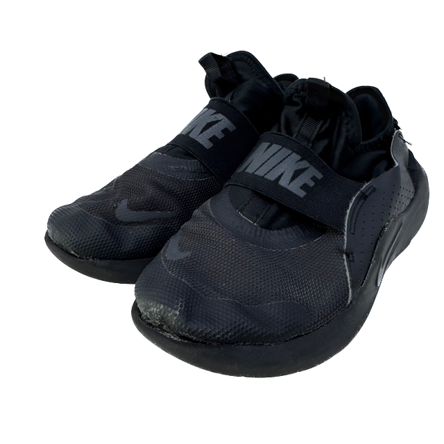Nike Boys Black Shoes Size: 2Y Black