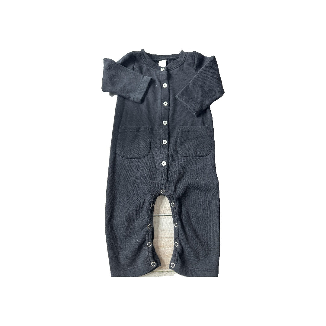 Kate Quinn Unisex Black Long Sleeve Outfit Size: 12-18 months Black