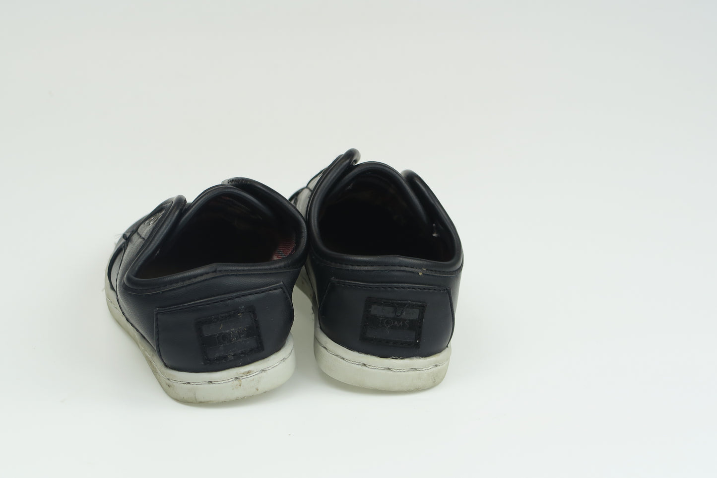 Toms Boys Black Shoes Size: 6 Toddler Black
