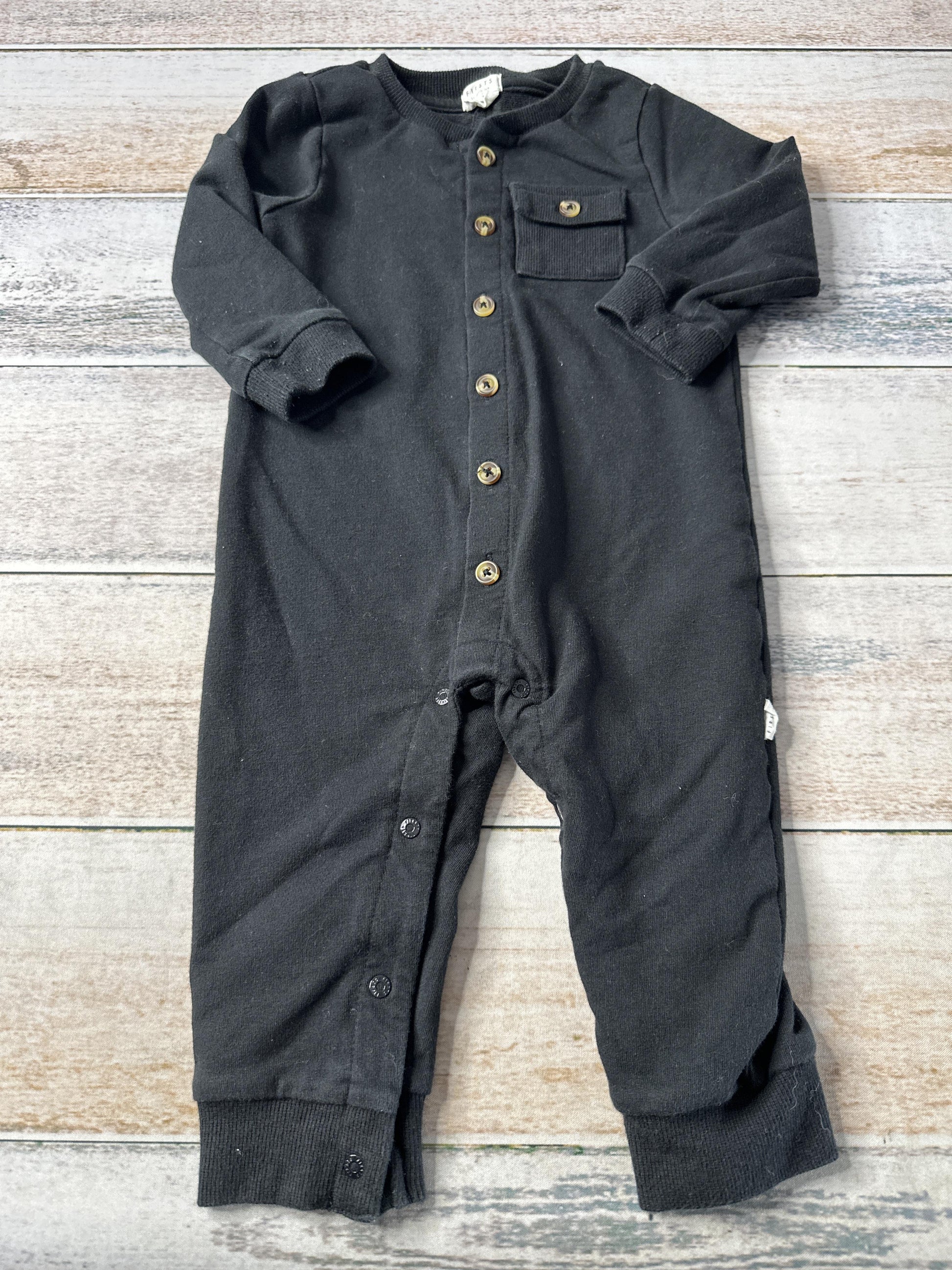 Firsts Unisex Black Long Sleeve Outfit Size: 12 months Black